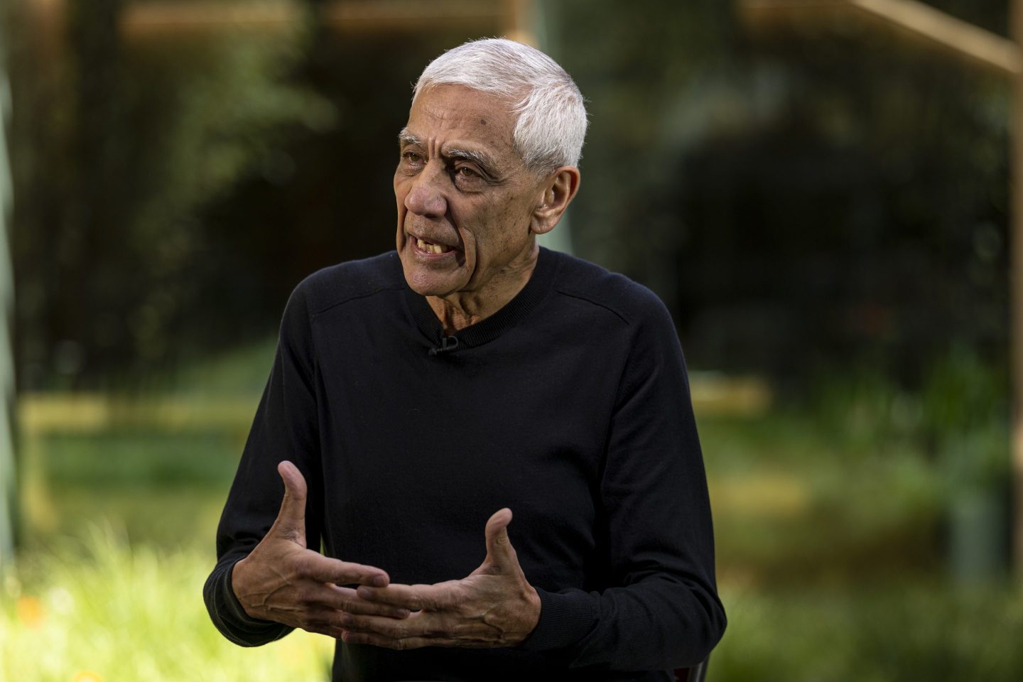 A picture of Vinod Khosla speaking