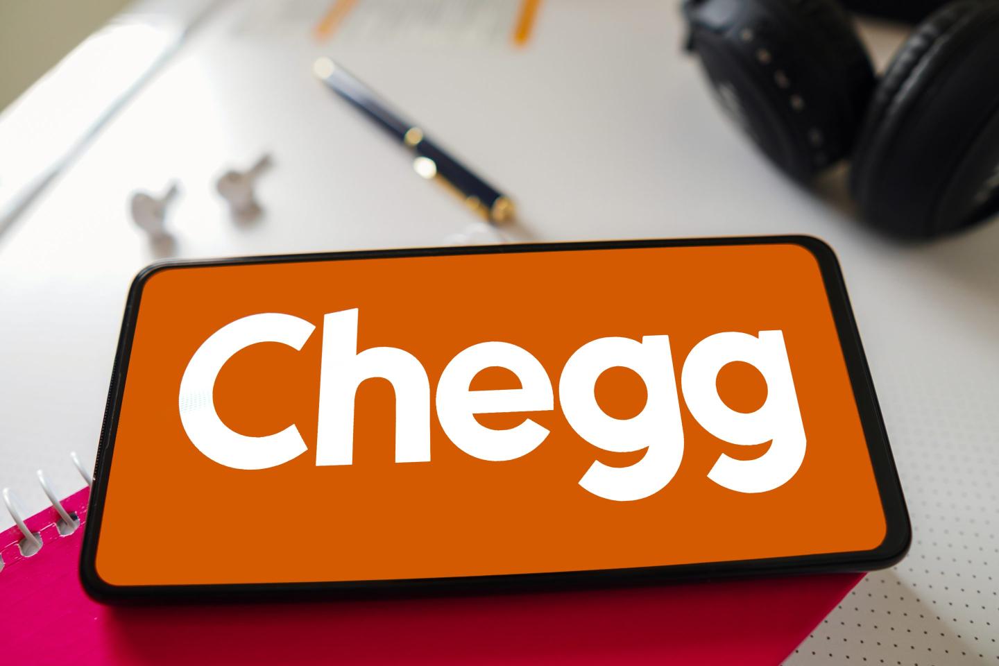 A picture of Chegg logo on a mobile device