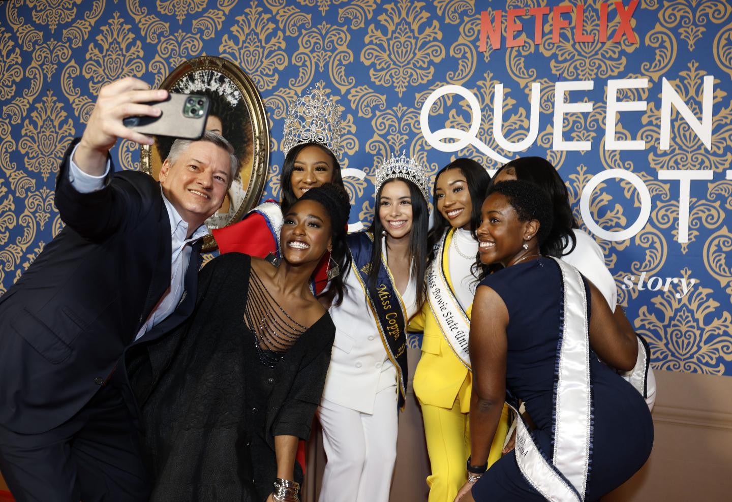 Netflix CEO Ted Sarandos cites Hollywood writer’s strike as reason why he won’t accept PEN ‘Business Visionary Award’