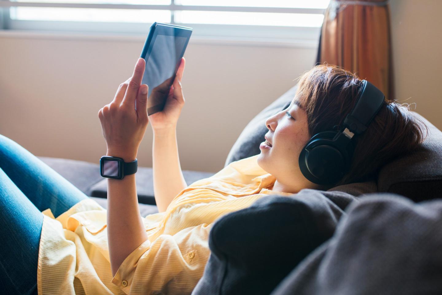 Comcast launches $20 live TV streaming service to combat Sling, Hulu, and other rivals