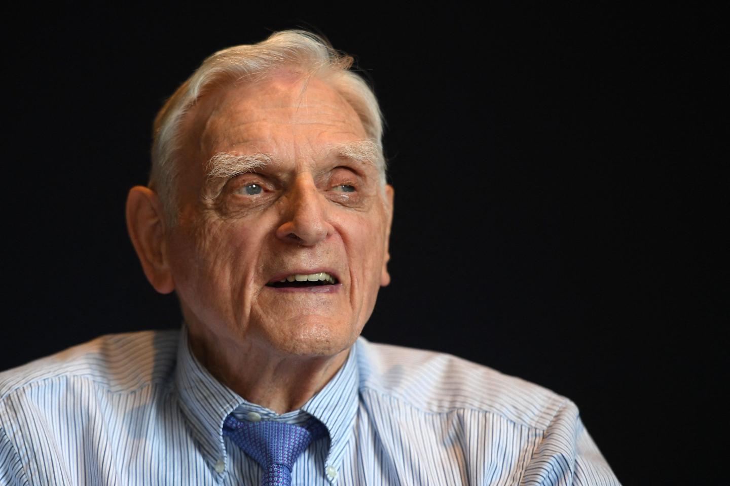 John Goodenough, co-creator of the lithium battery that ushered in the mobile phone and electric car revolutions, dies at 100