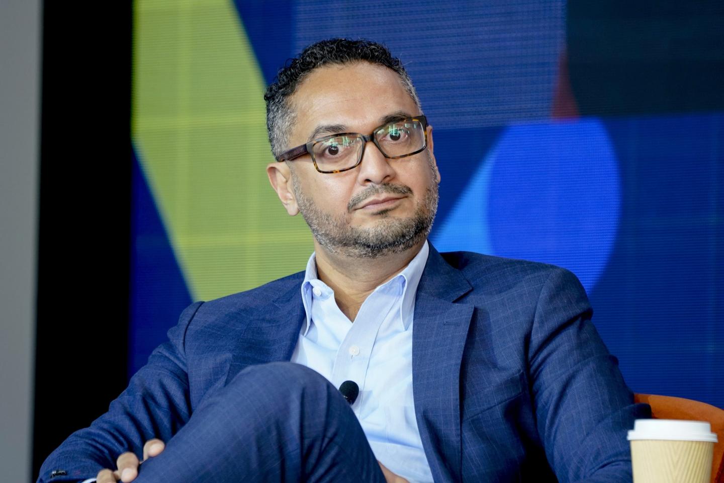 Illumina CEO Francis deSouza resigns after proxy battle with Carl Icahn