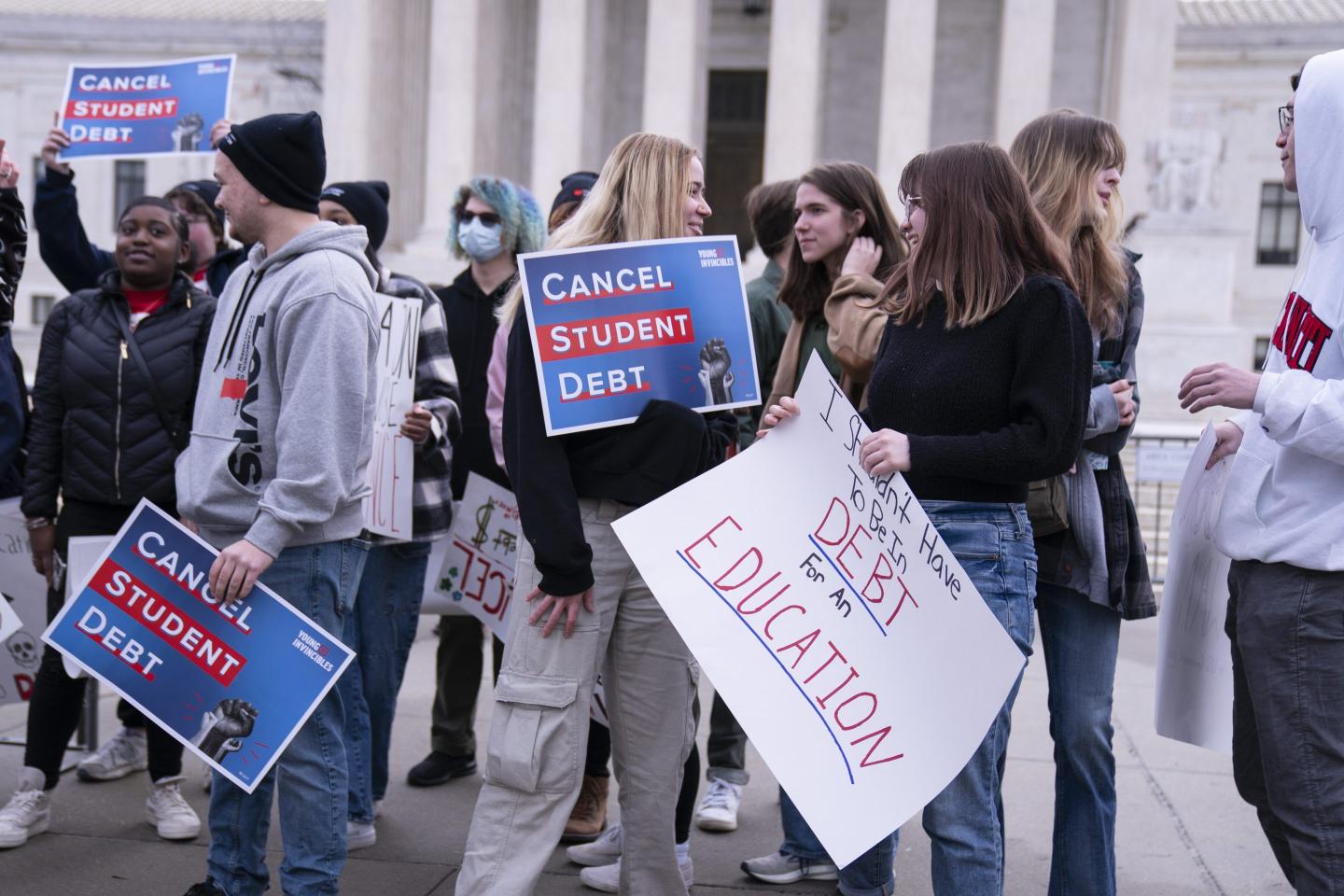 Millennials have been racing ‘against the clock’ to save thousands during the student loan payment pause: ‘It feels like I’ve gotten away with something’