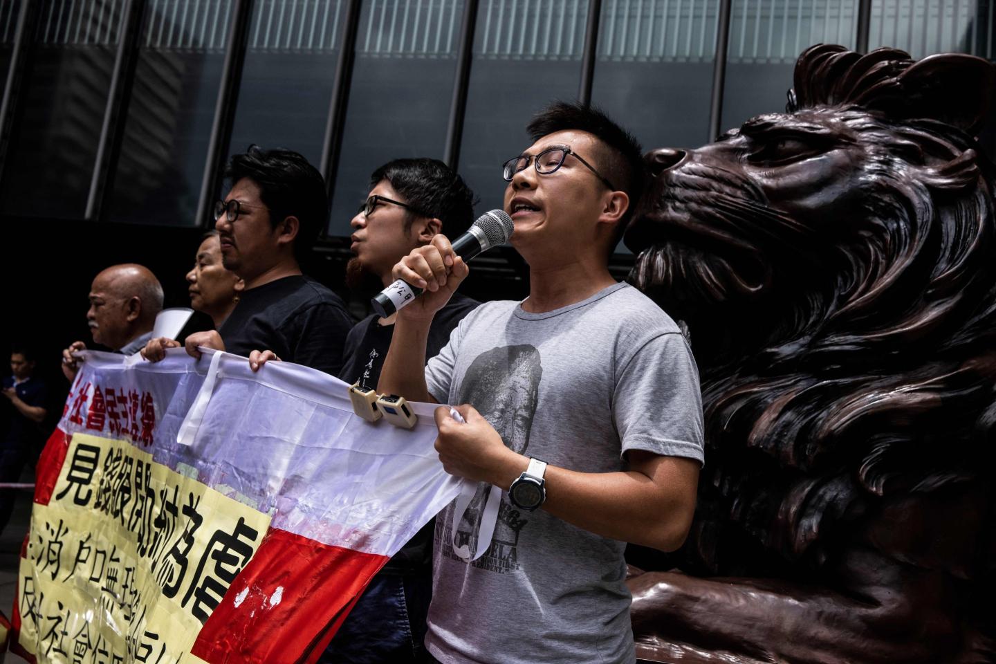 ‘Glory to Hong Kong’ protest song that recently led local Apple iTunes charts has vanished from the service after the government tried to ban it
