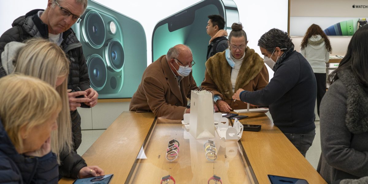 Apple used coercive interviews and anti-union tactics | Fortune