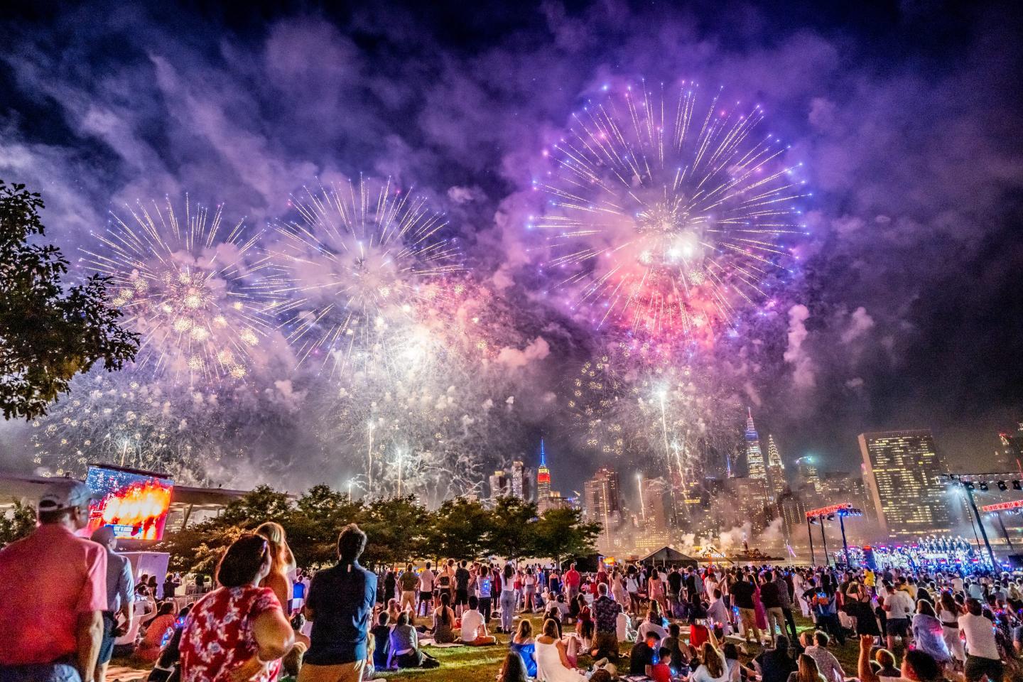 Here are the stores that are open and closed on Independence Day 2023: