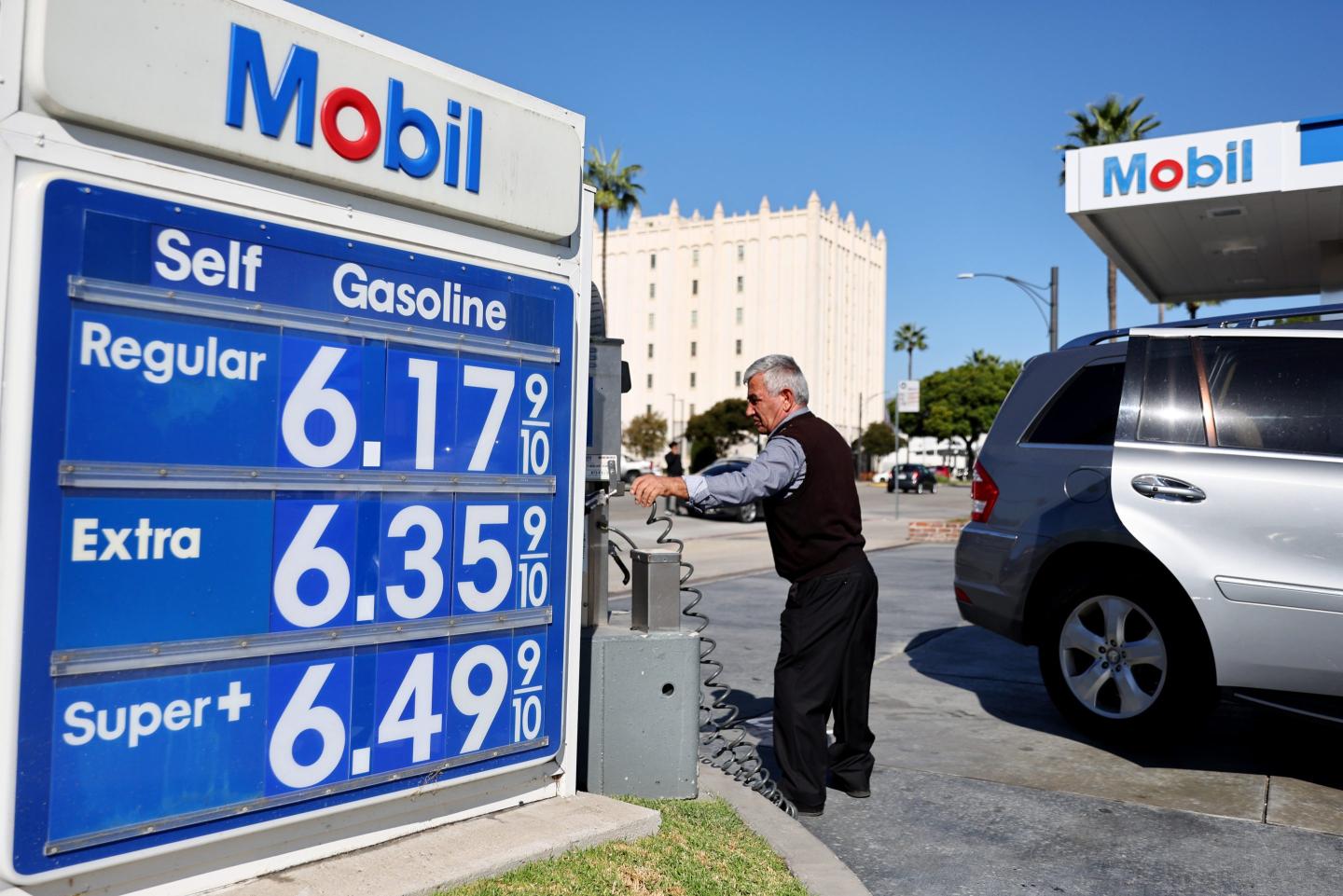 ‘There’s not much evidence out there of a recession’ and that means more to gas up your car with oil primed for a new ‘supercycle,’ Goldman-Sachs says