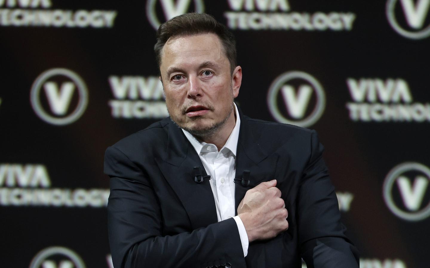 Australia cracks down on Elon Musk, demands Twitter explain surge in harmful posts—or face fines of nearly $500,000 per day