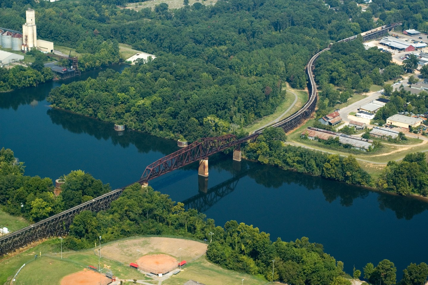 A 15-minute drive from the University of Alabama, Northport, Ala., lies just across the river from Tuscaloosa.