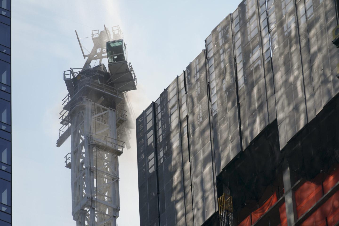 Construction crane