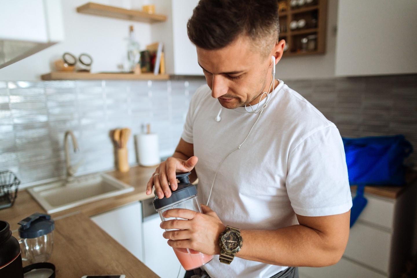 Longevity expert who wants to live to 120 starts every day with this 8-ingredient ‘healthy aging shake.’ Here’s the recipe