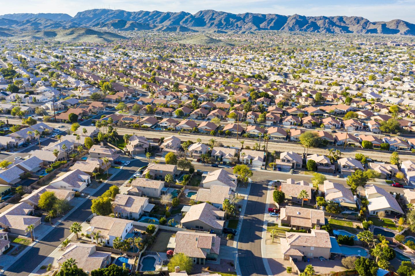 Housing market institutional freeze: Invitation Homes—the largest owner of U.S. homes—was a net seller for the third straight quarter