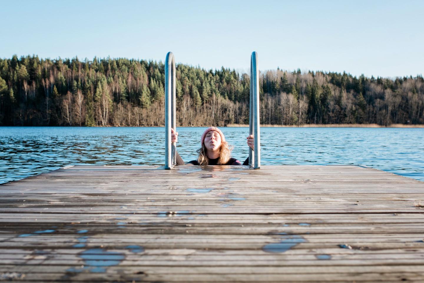 Cold plunging can make you feel more alert and focused.