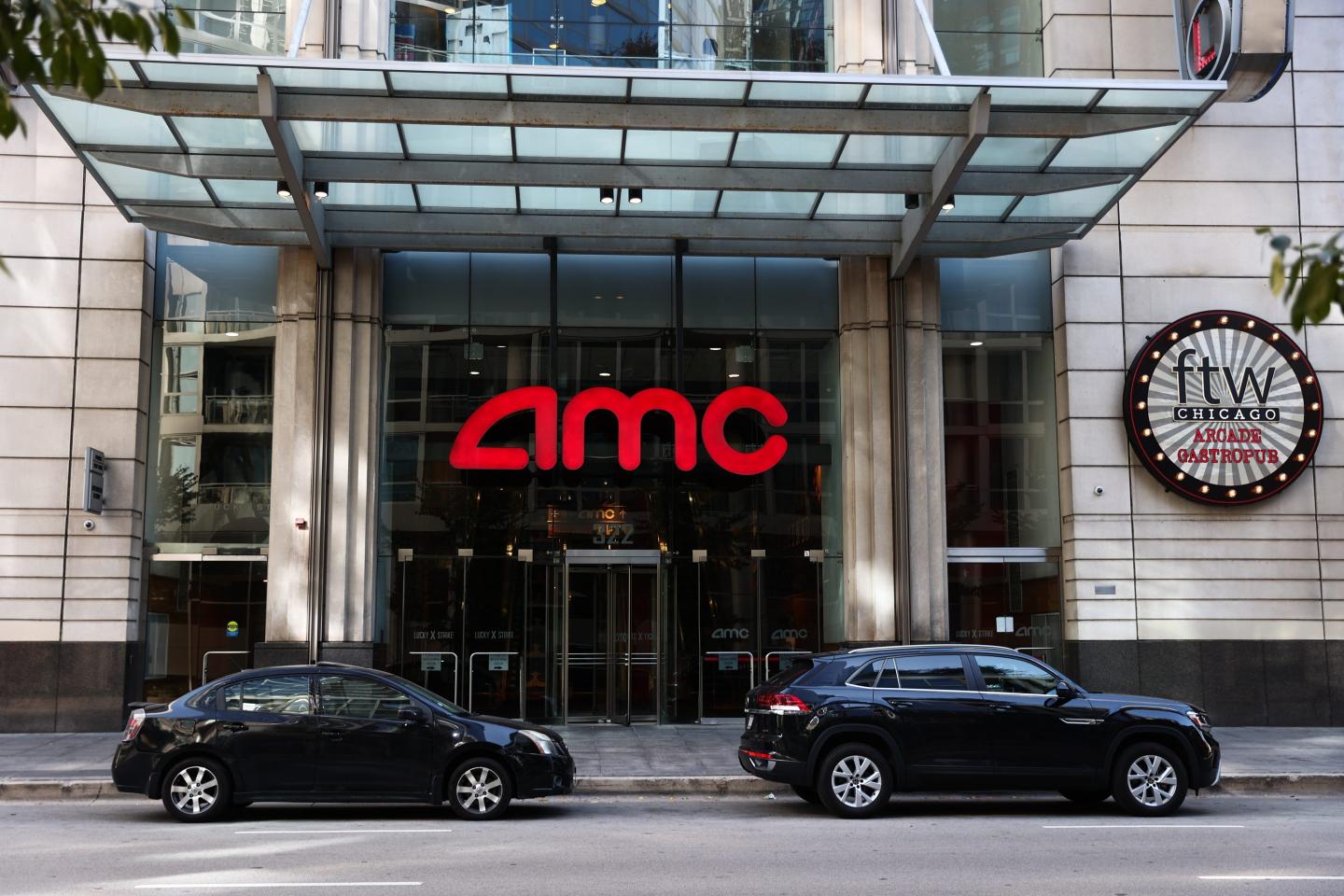 AMC cancels plans to charge more for best cinema seats after a test with moviegoers turned out to be a box office bomb