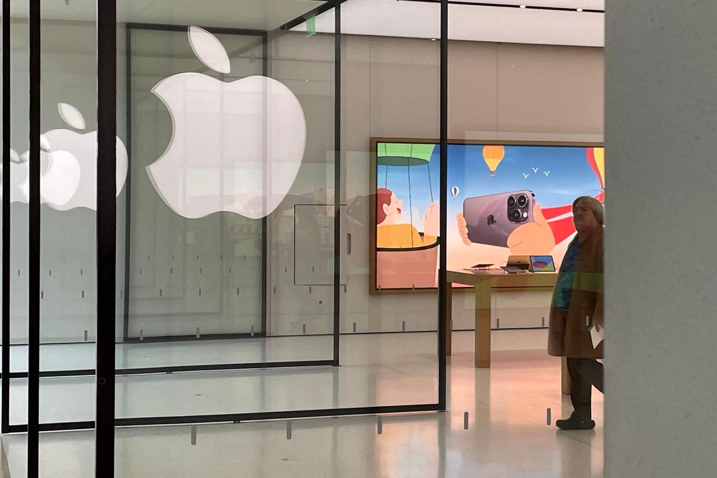 Is Apple really worth $3 trillion? The math suggests no.