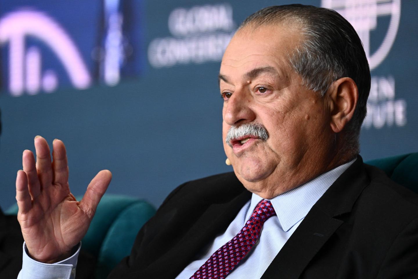 CEO lessons from the Jack Welches of the world are ‘mostly obsolete’ now, ex-Dow Chemical chief executive says