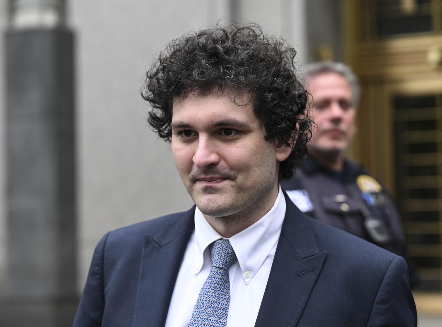 FTX’s Sam Bankman-Fried is trying to ‘publicly discredit’ former lieutenant as a ‘jilted lover’ before upcoming fraud trial, prosecutors say