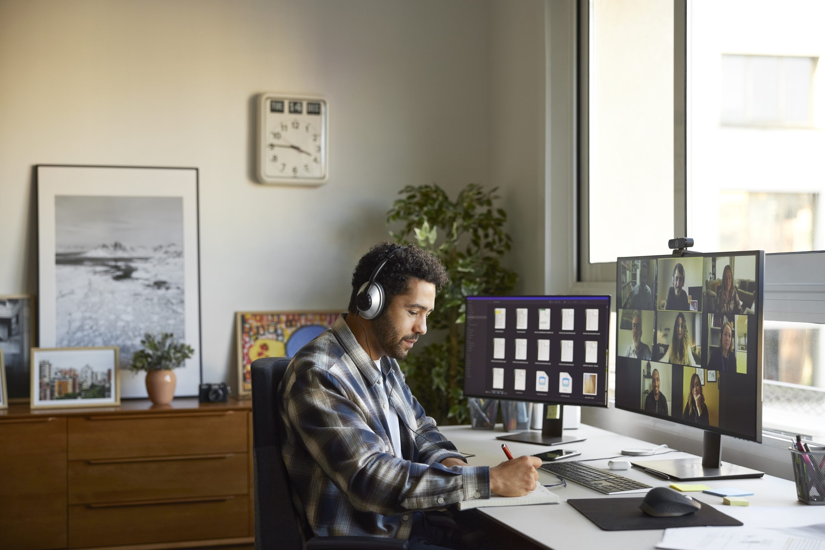 A new report finds "there is a strong correlation between days required in office per week and headcount growth."