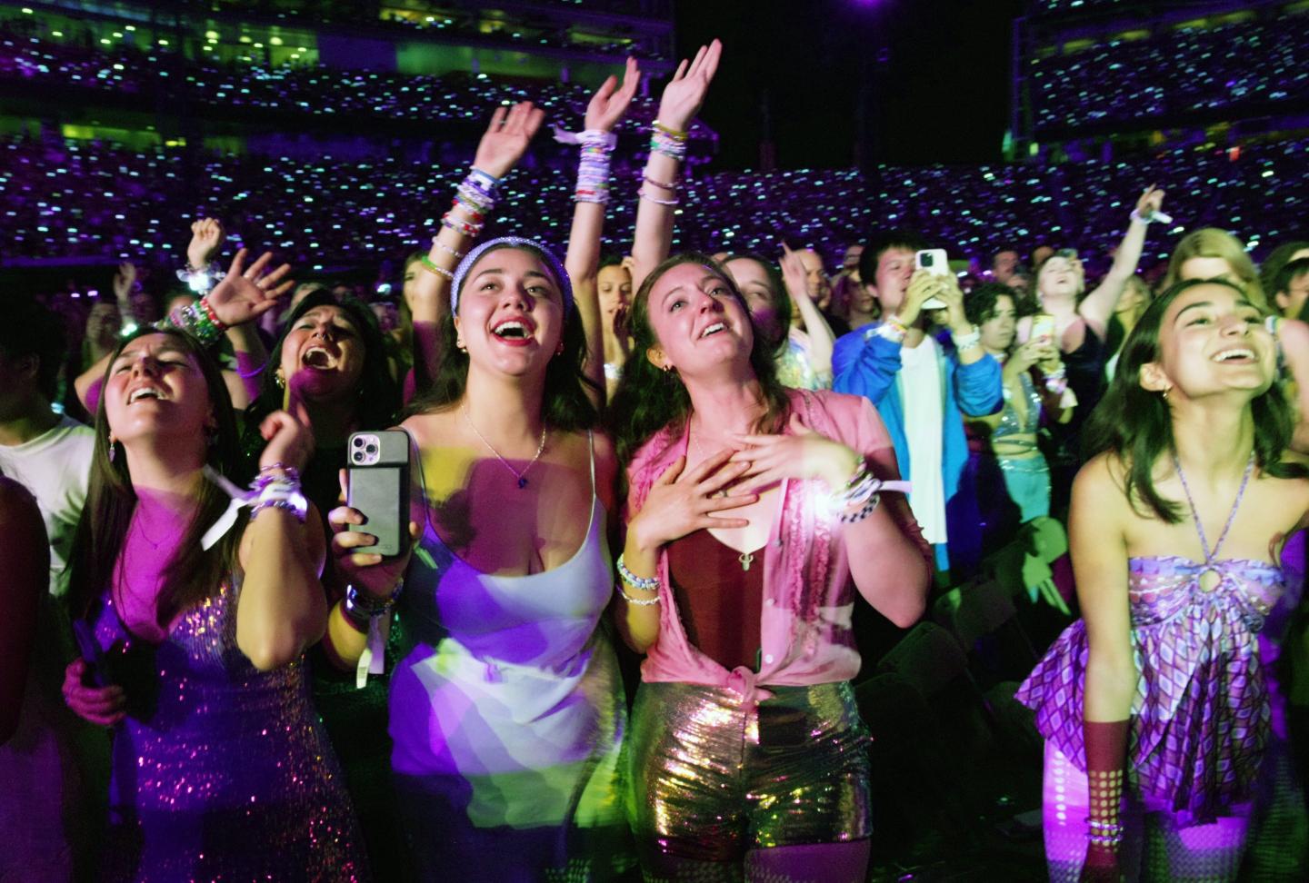 Taylor Swift fans