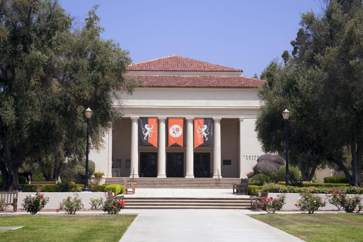 Occidental College is where Barack Obama attended from fall 1979 through spring 1981 before transferring to Columbia University.