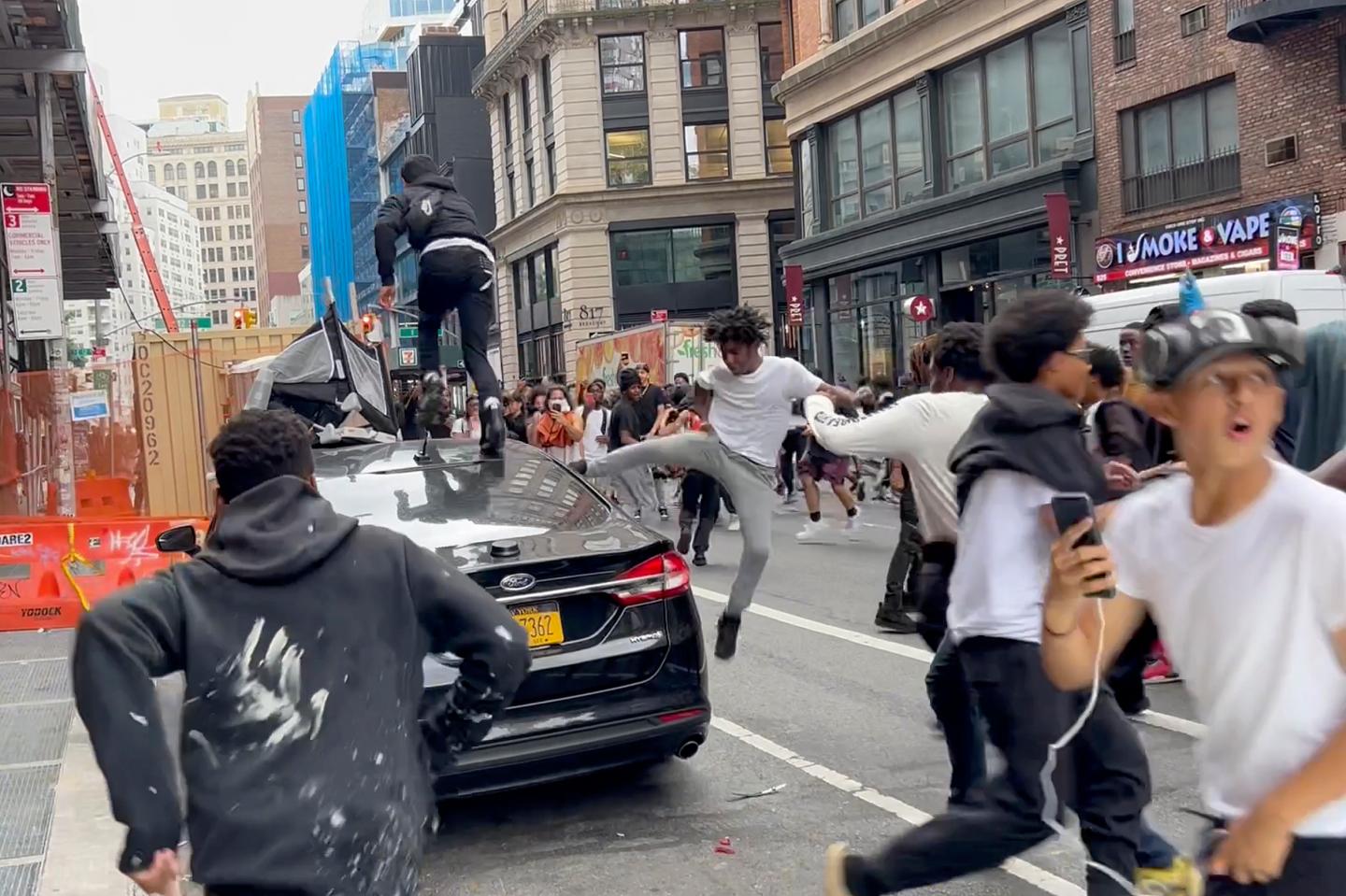 NYPD confronts ‘chaotic scene’ in Manhattan as Twitch personality’s gaming gear giveaway gets out of hand