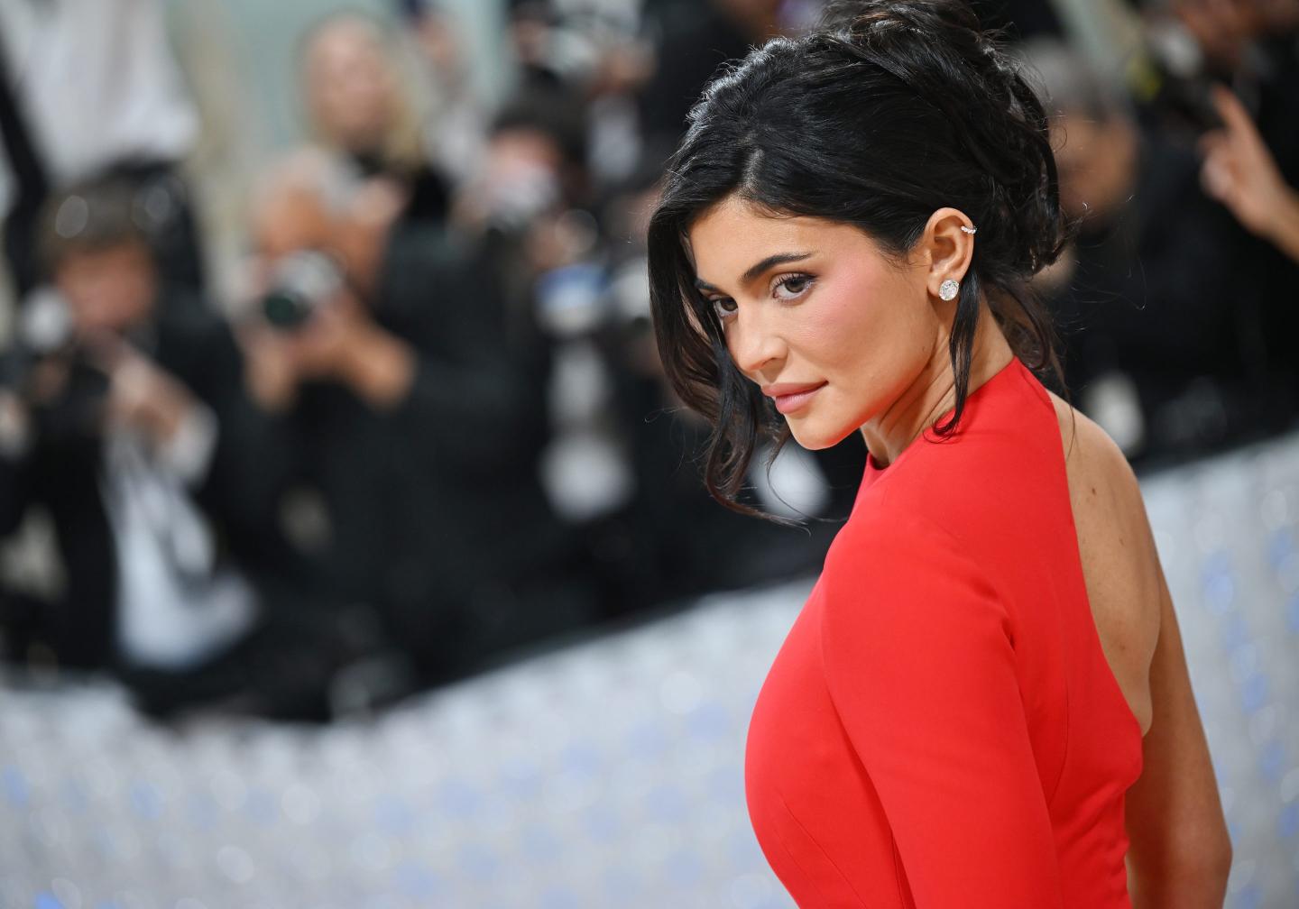 Kylie Jenner doesn’t like how Kylie Cosmetics has been managed and wants to buy back control of the brand she sold for $600 million