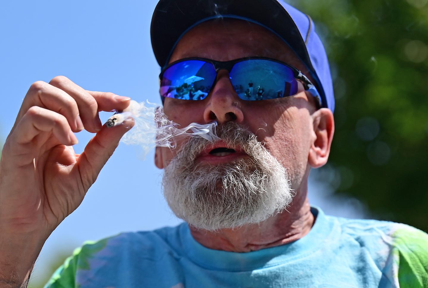 U.S. health regulators have recommended loosening restrictions on marijuana.