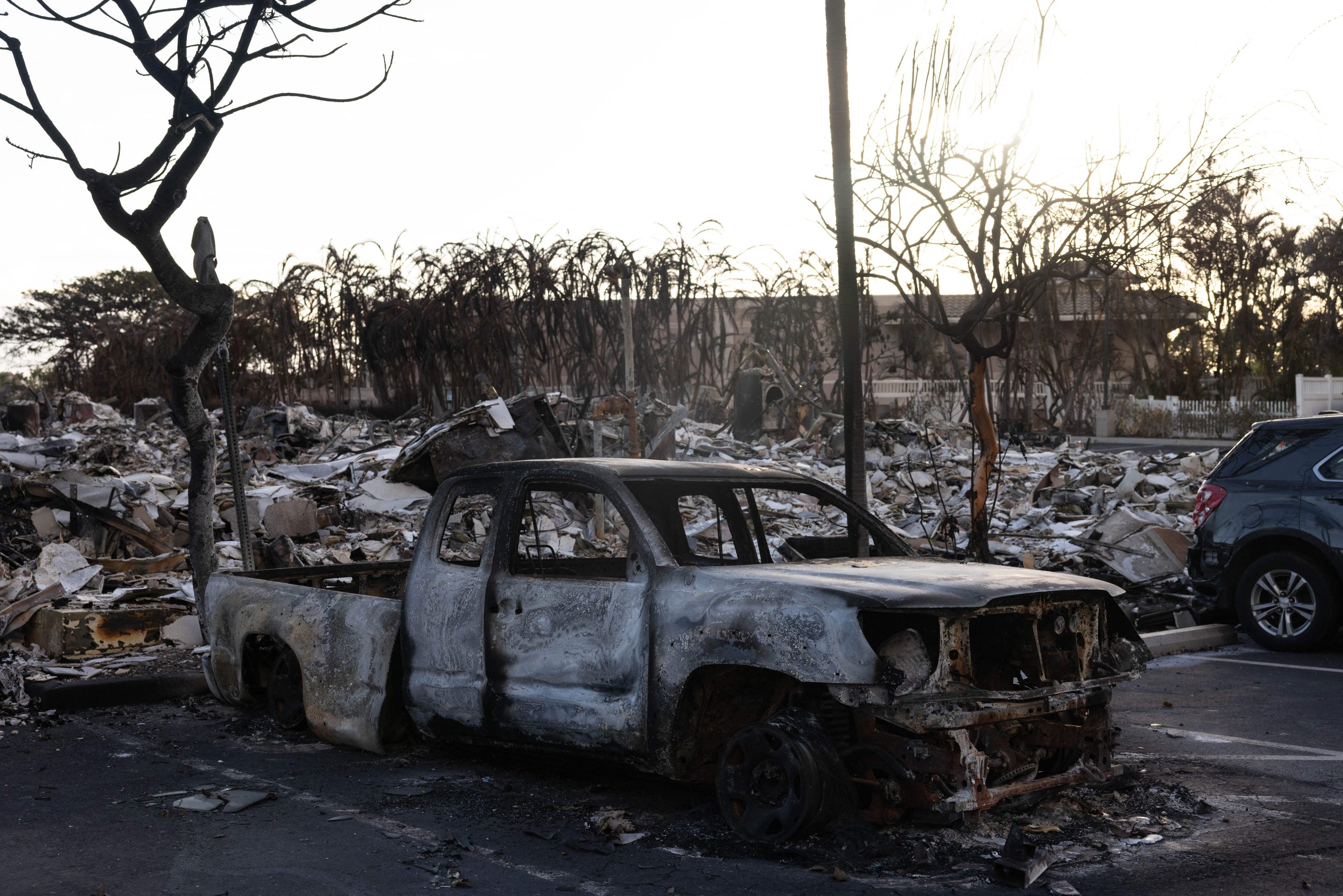 Many Maui residents were on their own in escaping from the fires that destroyed hundreds of homes. 