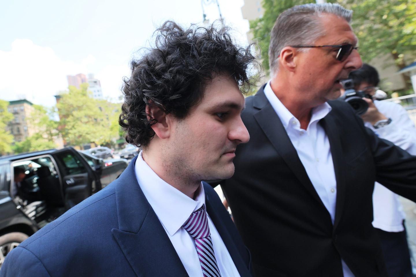 Sam Bankman-Fried’s ‘trusted inner circle’ will bring him down in FTX trial, prosecutors say