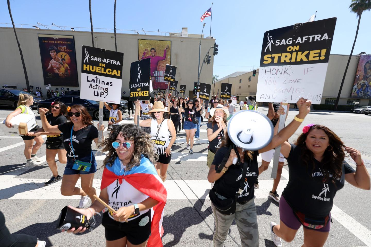 The White House thinks stronger unions can revive the middle class that has been stagnant since the 1970s: ‘Building the economy from the middle out’