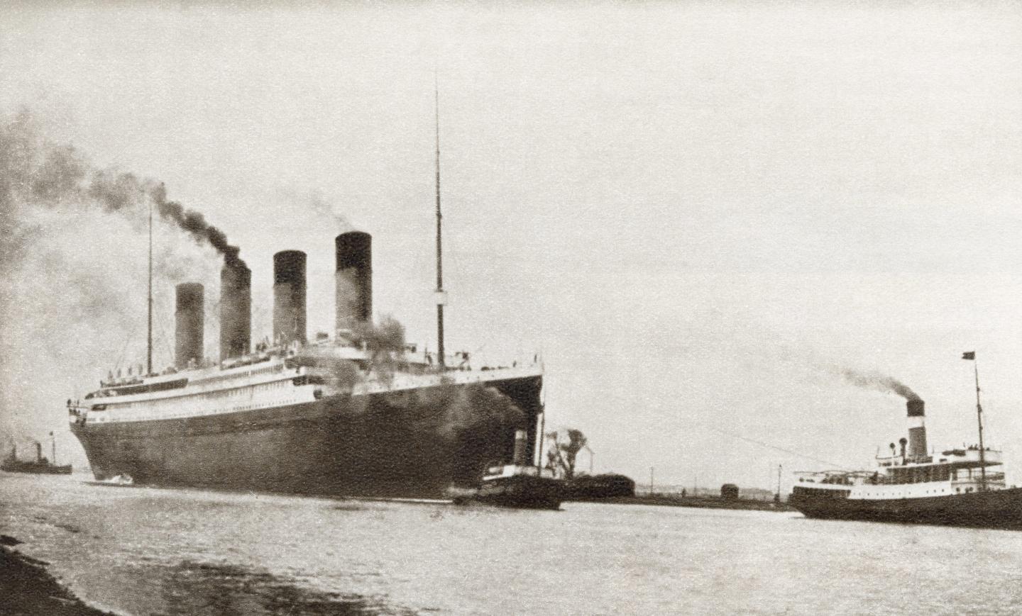 U.S. is fighting a planned Titanic expedition to collect historic artifacts because the shipwreck is a hallowed grave site