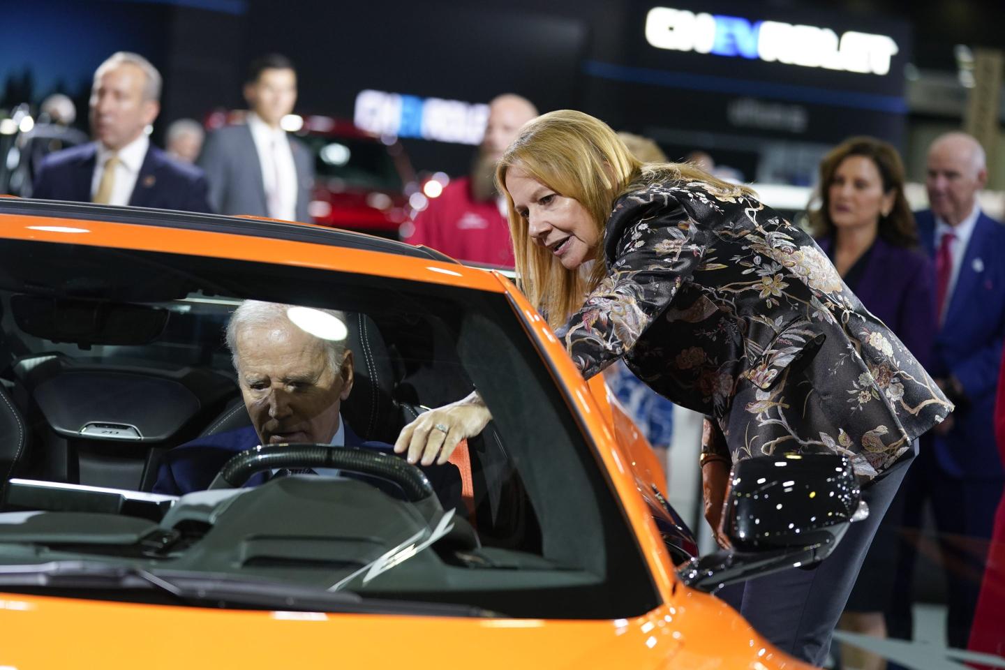 A GM worker with median pay would have to work 362 years to make the CEO’s annual compensation