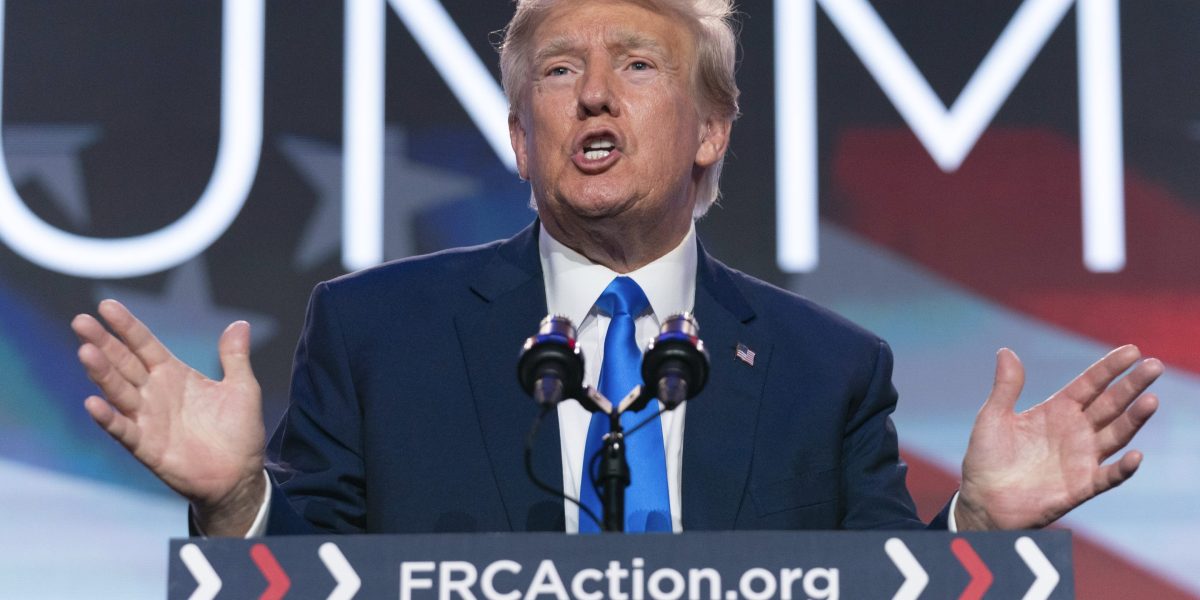 Trump to meet striking UAW autoworkers instead of GOP debate | Fortune