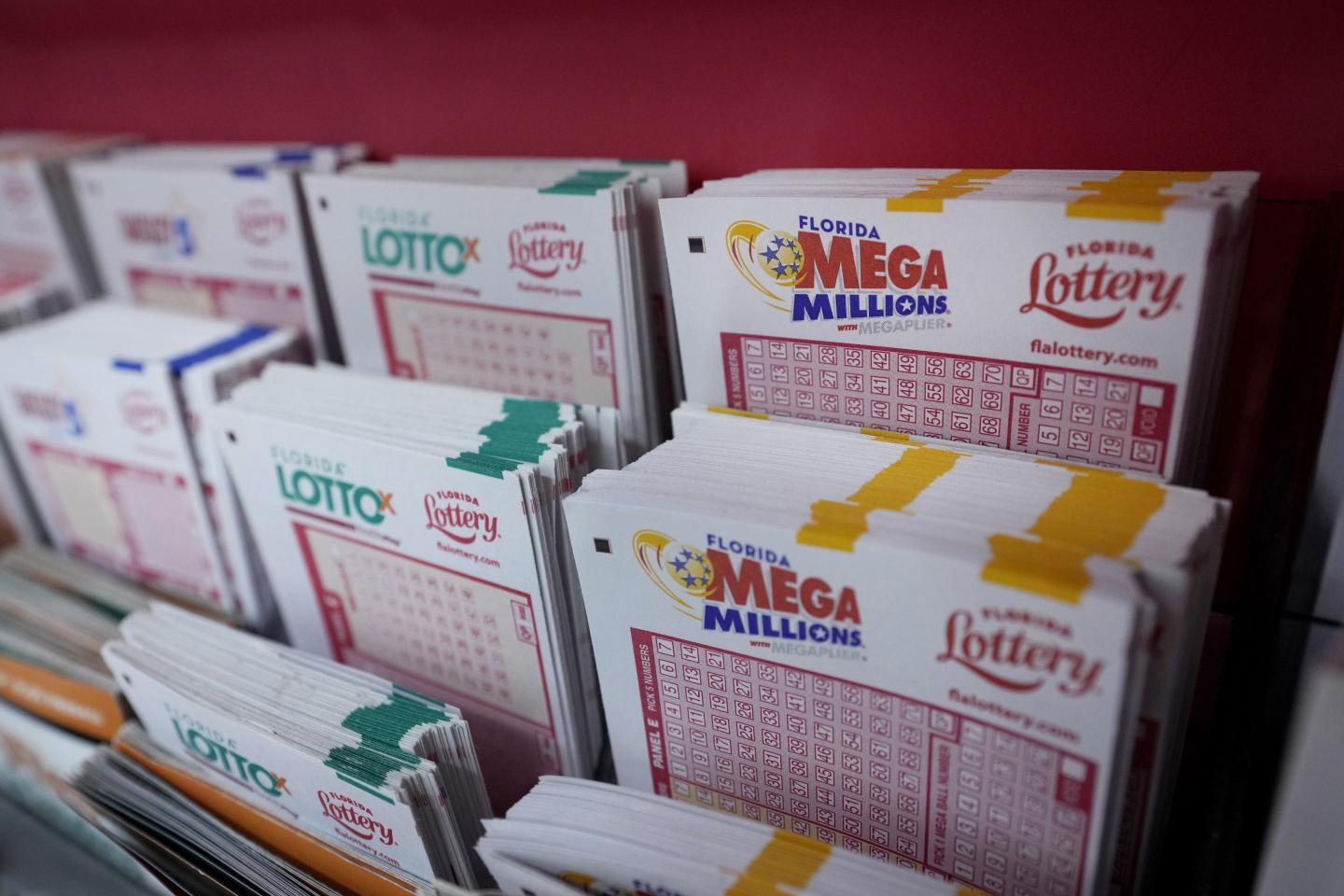 Winner of Mega Millions $1.6 billion jackpot claims prize in Florida—a state that does not tax lottery winnings