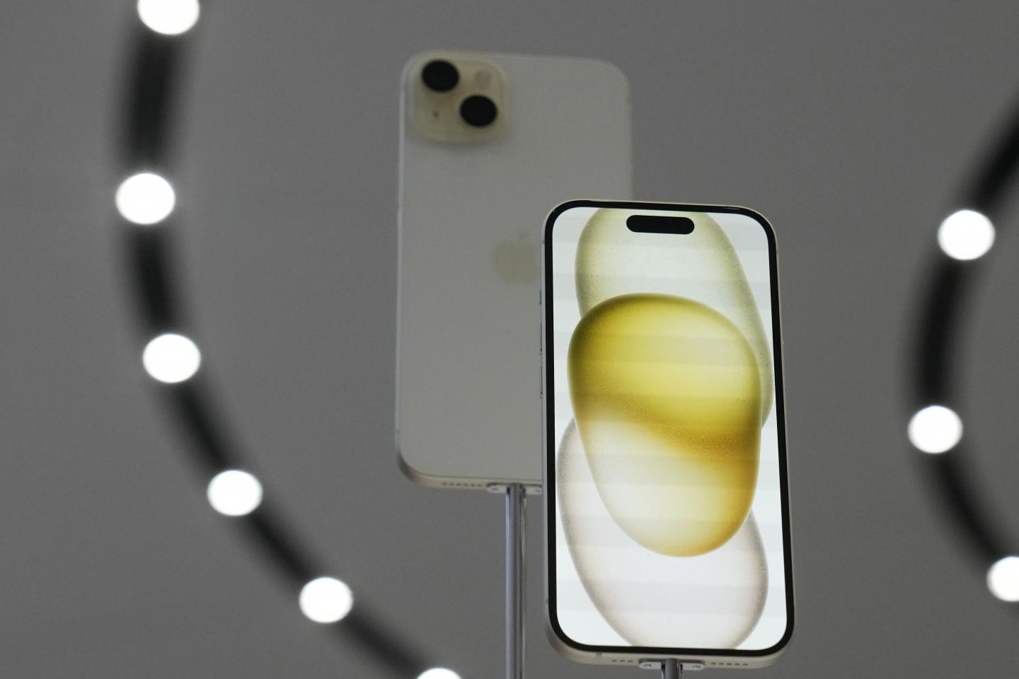 An iPhone 15 heating issue comes down to certain apps, says Apple.