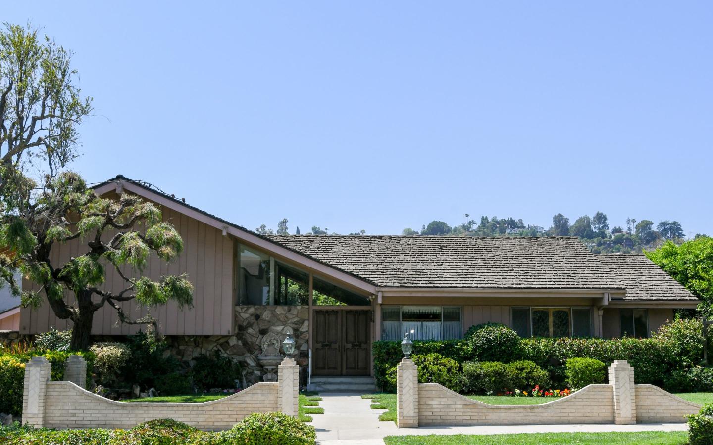 Exterior view of the Brady Bunch house in Los Angeles