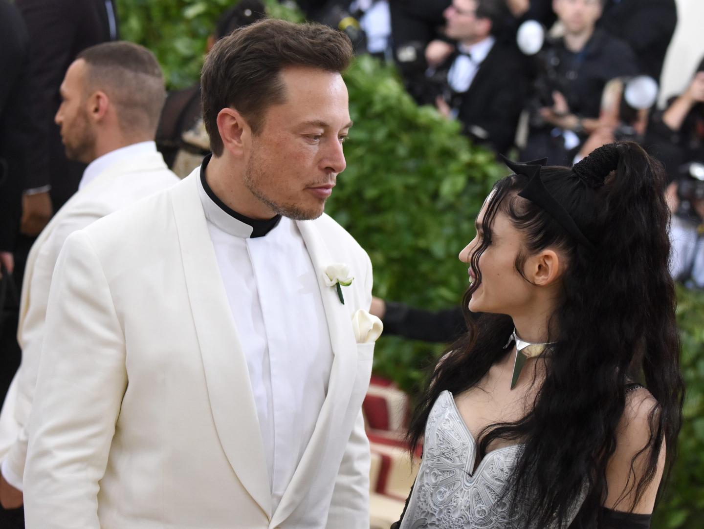 Elon Musk sent a graphic mid-childbirth picture of Grimes to friends and family and was surprised when she got upset 