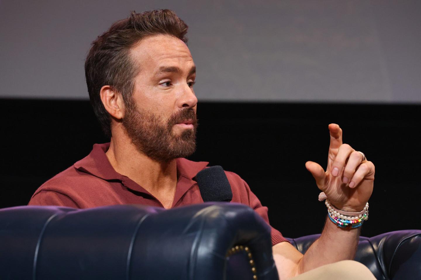 a picture of ryan reynolds