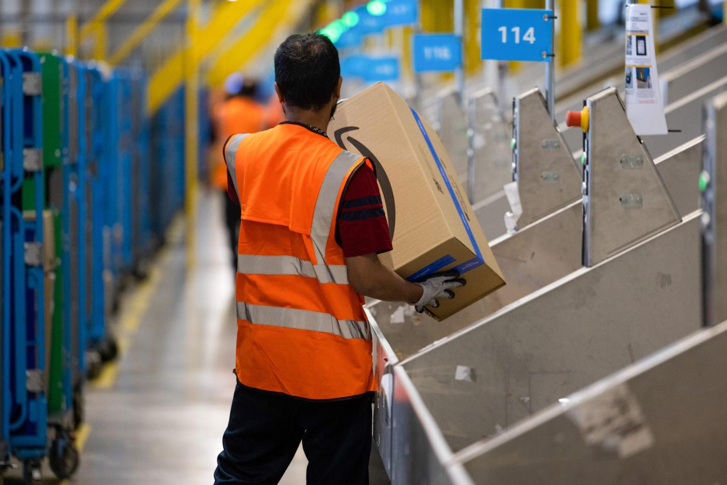 Amazon is hiring for the holiday season. 