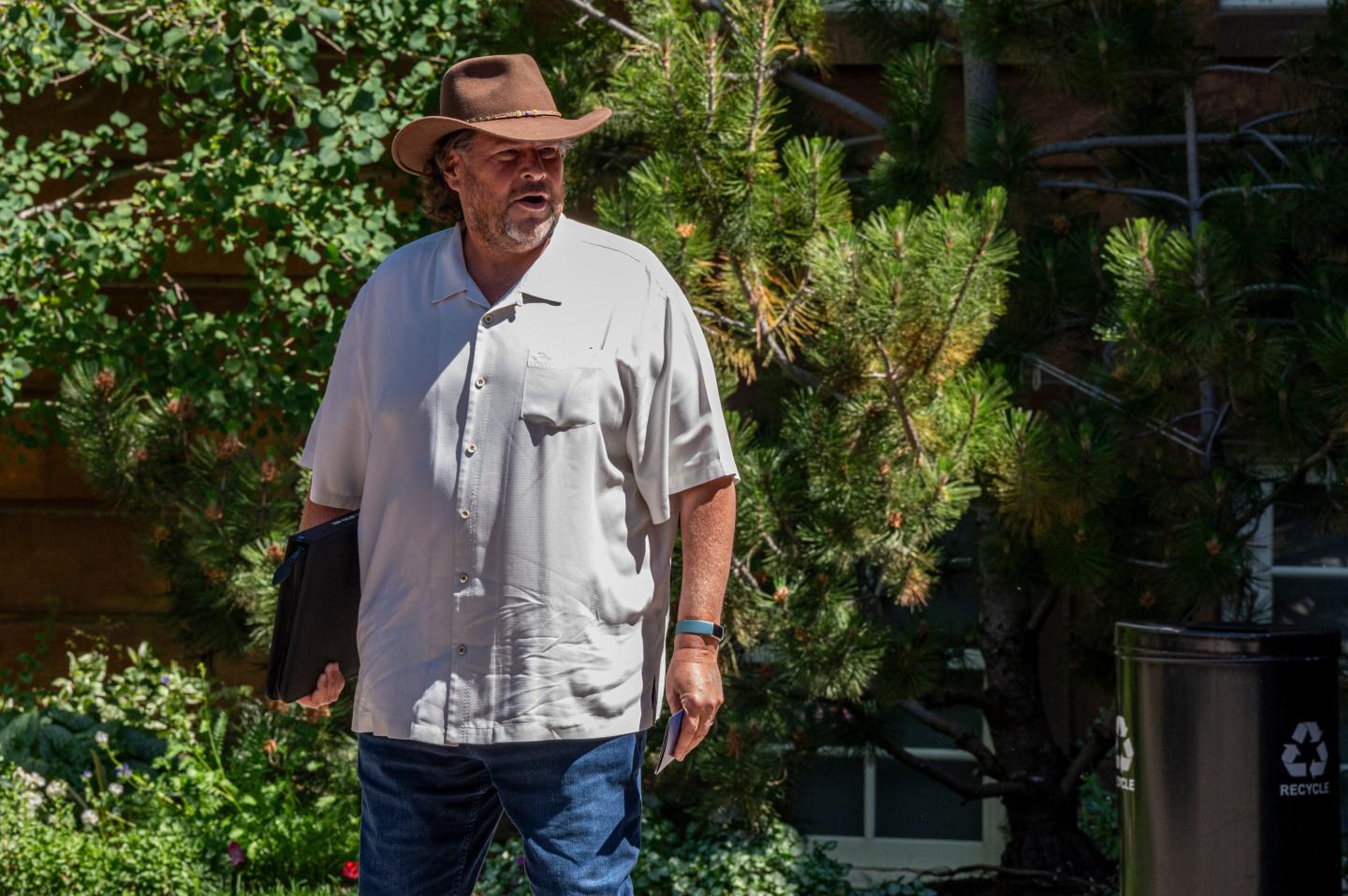 Marc Benioff prefers to work remotely.