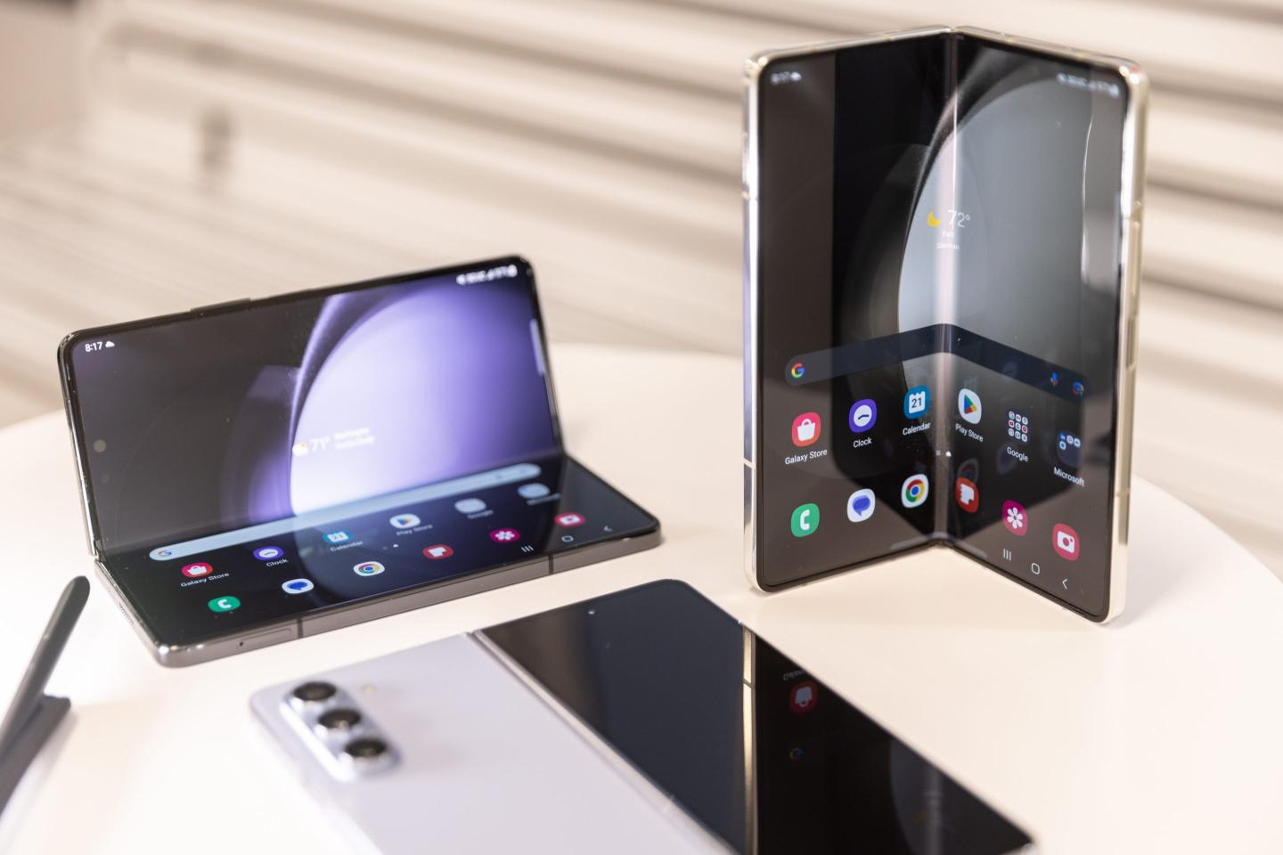 Folding phones are here. So where is Apple? 
