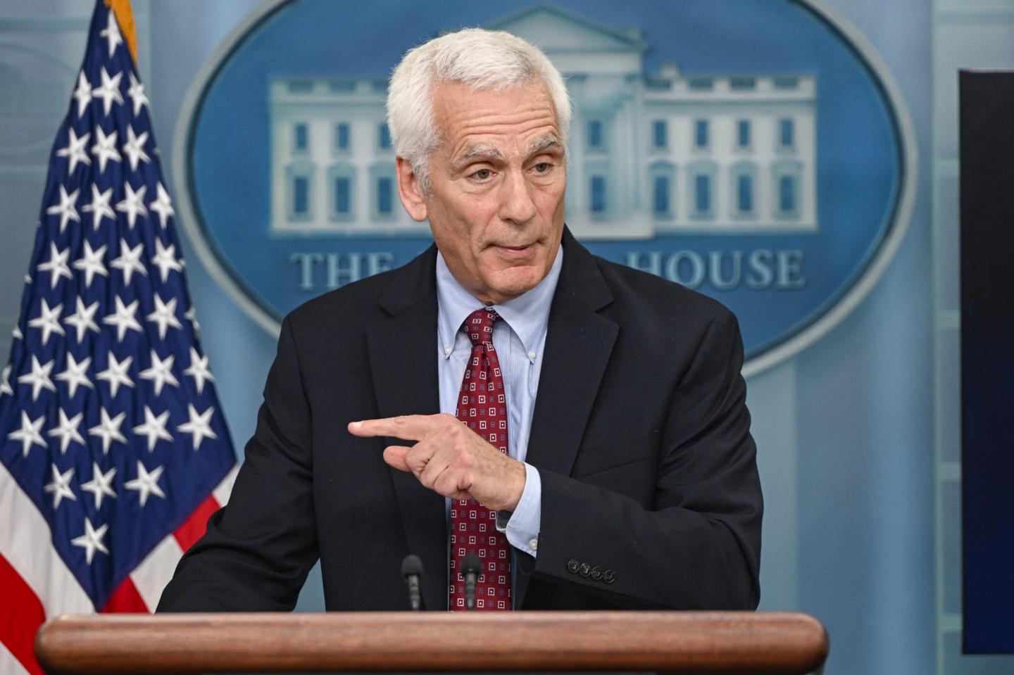 During a historic auto strike scaring Wall Street, Biden’s economic advisor says workers want a ‘fair slice’