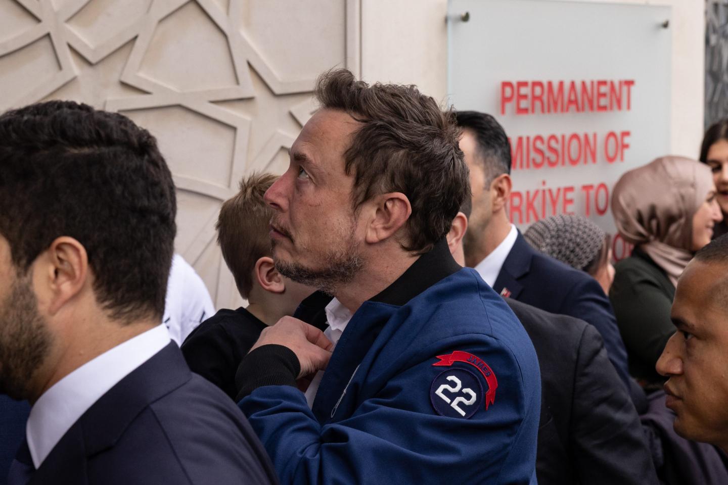 Elon Musk took his son to meet Turkish President Erdogan, who asked him to build a Tesla plant in Turkey
