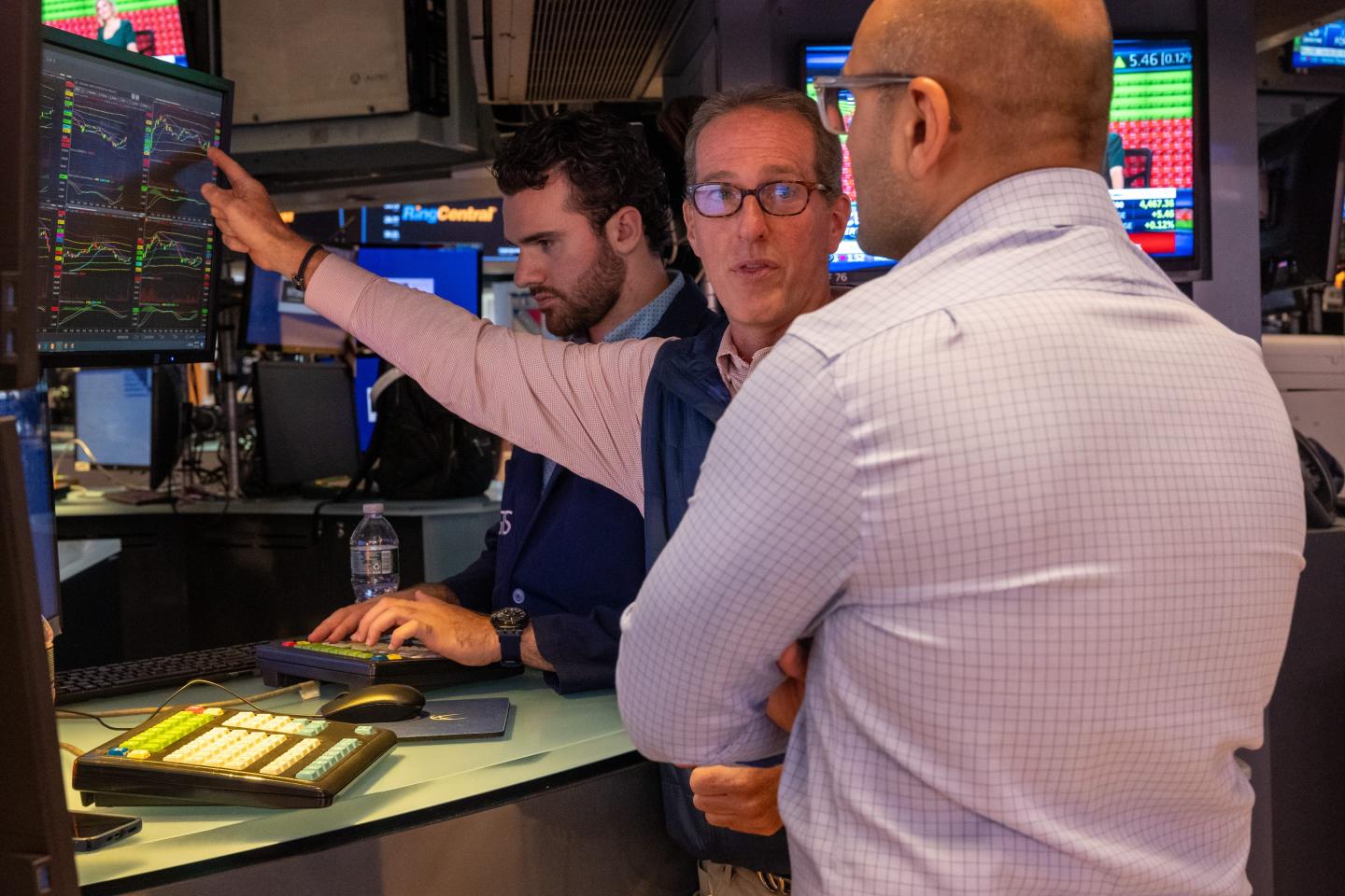 Investors are suddenly feeling bullish about the stock market again–but that doesn’t mean you should start shorting it
