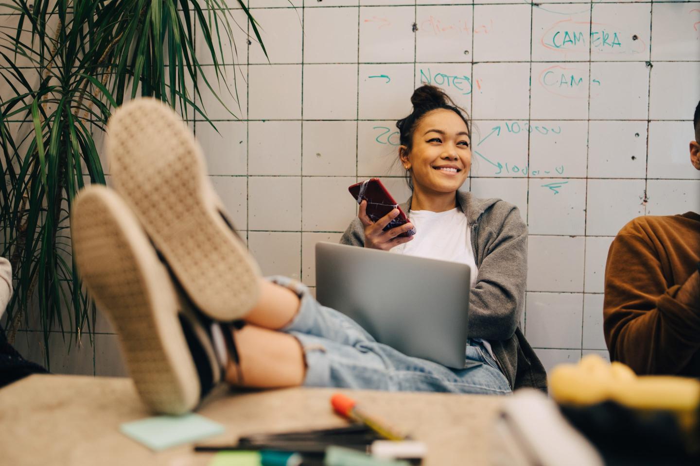 If you make your employees feel too comfortable, they just won’t work as hard, study suggests