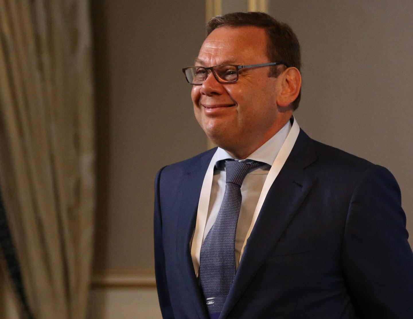 U.K. refuses sanctioned Russian billionaire’s request to hire a personal driver because he can take the bus
