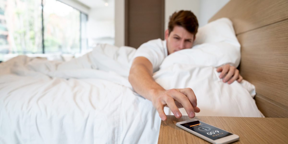 Hitting The Snooze Button On Your Alarm Could Make You Cognitively