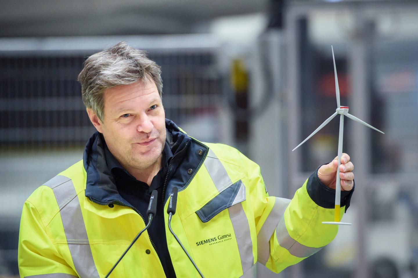 Siemens Energy shares fall 40% after company seeks government help as wind-turbine woes threaten gas and power division