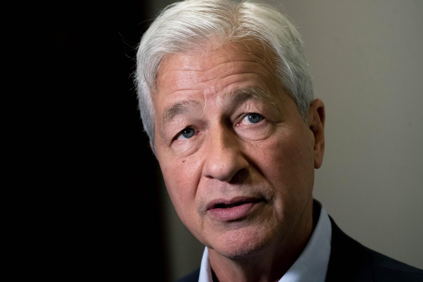 Jamie Dimon will cash in JPMorgan shares for the first time since becoming CEO nearly 2 decades ago