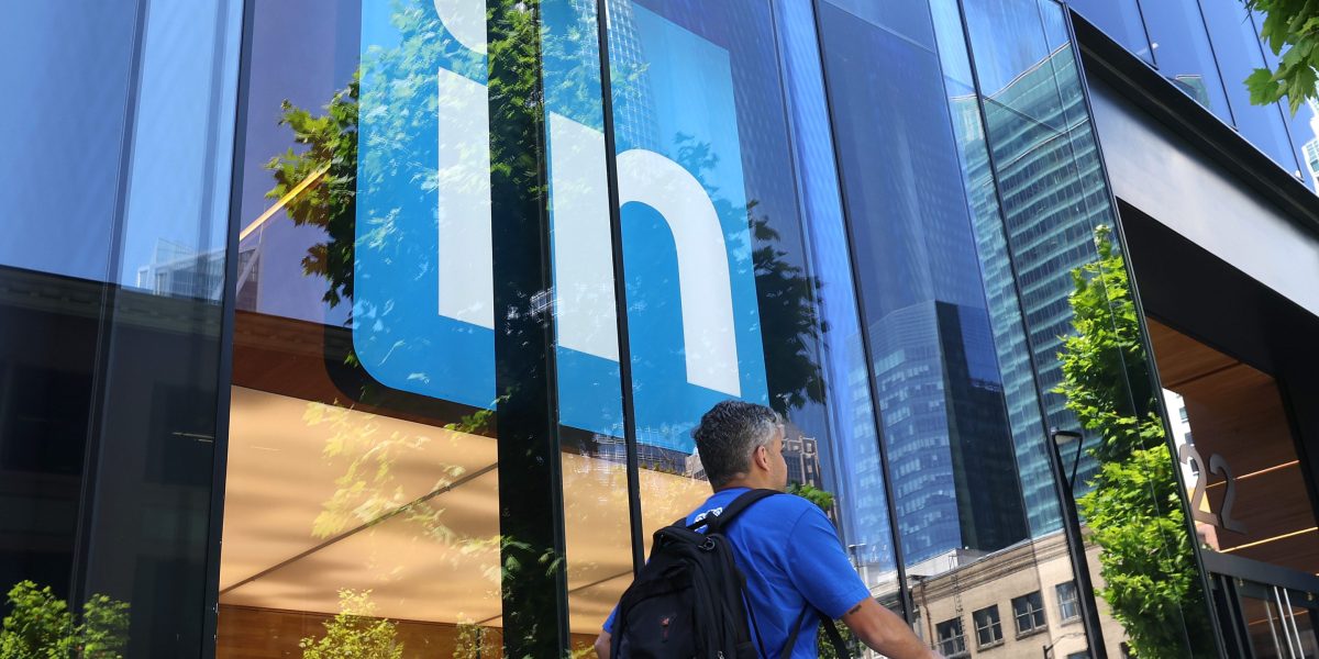 LinkedIn unveils new AI tool for recruiters | Fortune